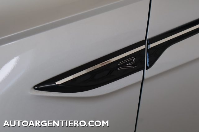 VOLKSWAGEN Taigo usata, con Airbag testa