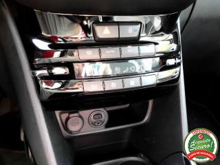 PEUGEOT 2008 usata, con Sistema di navigazione