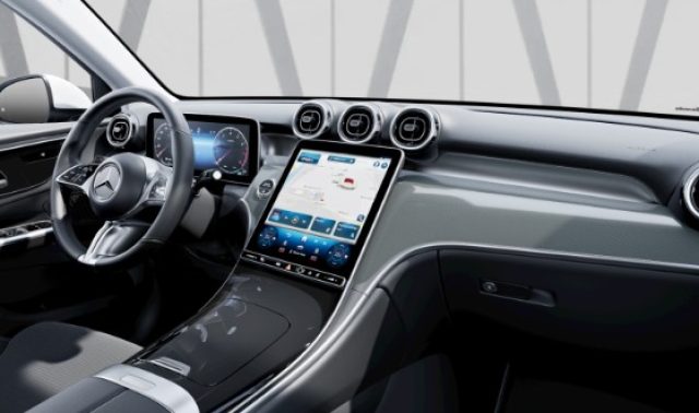 MERCEDES-BENZ GLC 220 usata, con Controllo automatico clima