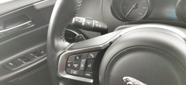 JAGUAR XE usata, con Supporto lombare
