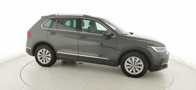 VOLKSWAGEN Tiguan usata, con Autoradio digitale