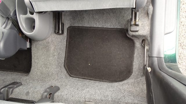 TOYOTA Yaris usata 64