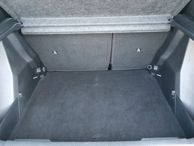PEUGEOT 2008 usata, con Controllo automatico clima