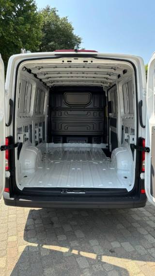 VOLKSWAGEN Crafter usata, con Servosterzo