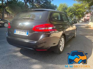 PEUGEOT 308 usata, con Autoradio