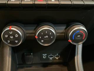 RENAULT Captur usata, con Hill holder