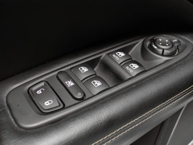 JEEP Compass usata, con Autoradio digitale