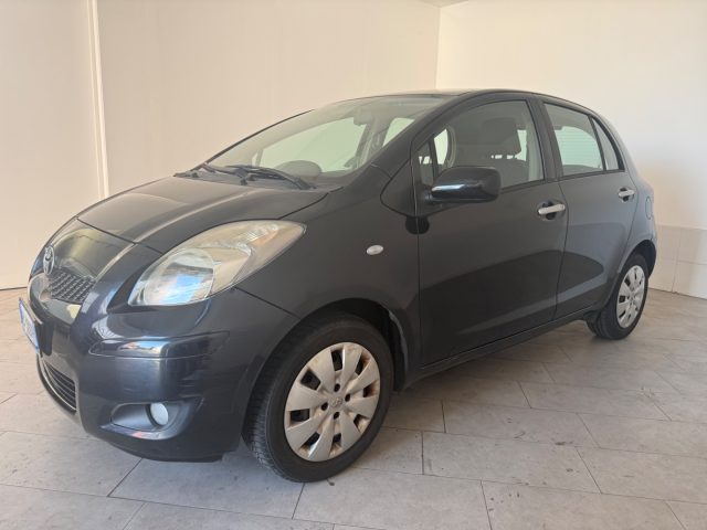 TOYOTA Yaris usata 2