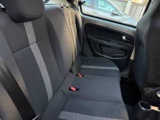 VOLKSWAGEN up! usata, con Bluetooth