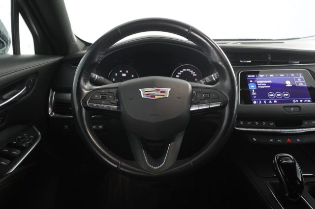 CADILLAC XT4 usata 8