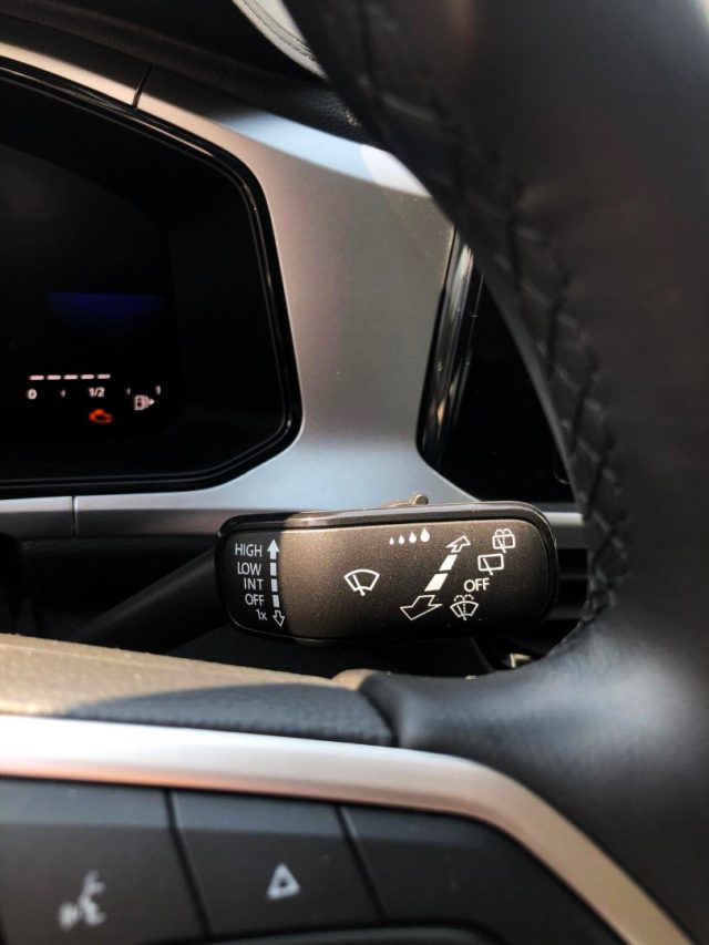 VOLKSWAGEN T-Roc usata, con Touch screen