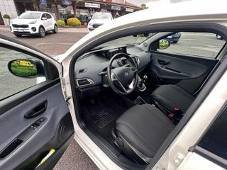LANCIA Ypsilon usata, con USB