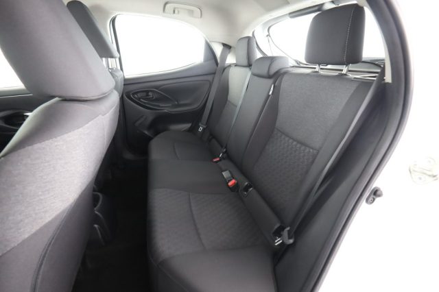 TOYOTA Yaris usata 4