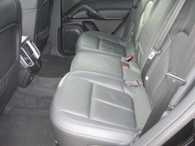 PORSCHE Cayenne usata, con Interni in pelle