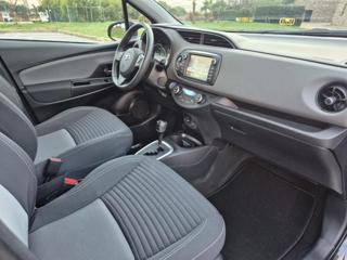 TOYOTA Yaris usata, con Touch screen