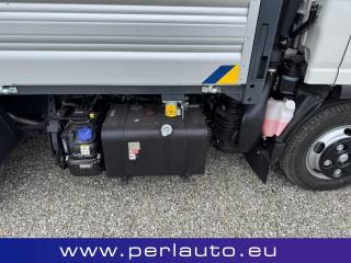 ISUZU M21 usata, con Sensore di luce