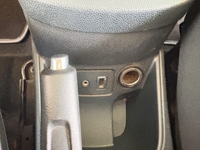 FORD Fiesta usata, con Pneumatici da neve