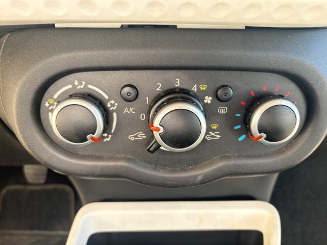 RENAULT Twingo usata 25
