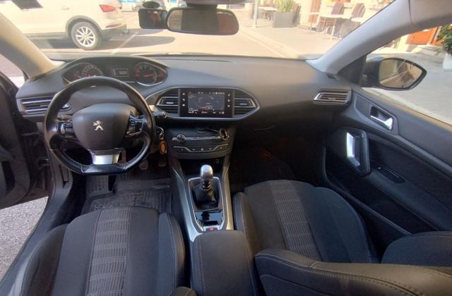PEUGEOT 308 usata, con Sedile posteriore sdoppiato
