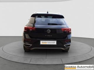 VOLKSWAGEN T-Roc usata, con Autoradio