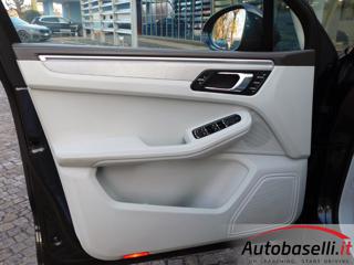 PORSCHE Macan usata, con Volante multifunzione