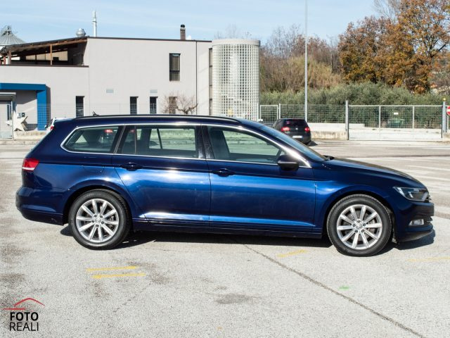 VOLKSWAGEN Passat Variant usata, con Cerchi in lega