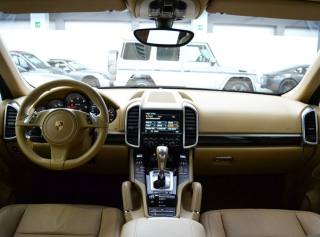 PORSCHE Cayenne usata, con Autoradio