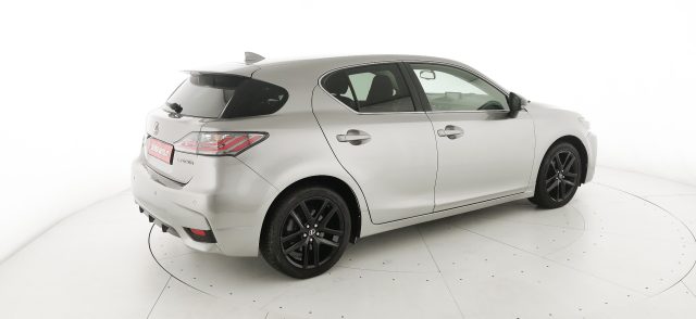 LEXUS CT 200h usata, con Sistema di navigazione
