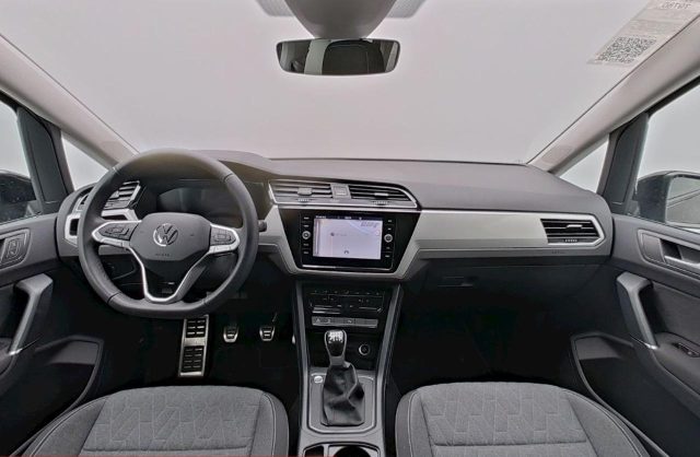 VOLKSWAGEN Touran usata, con Autoradio