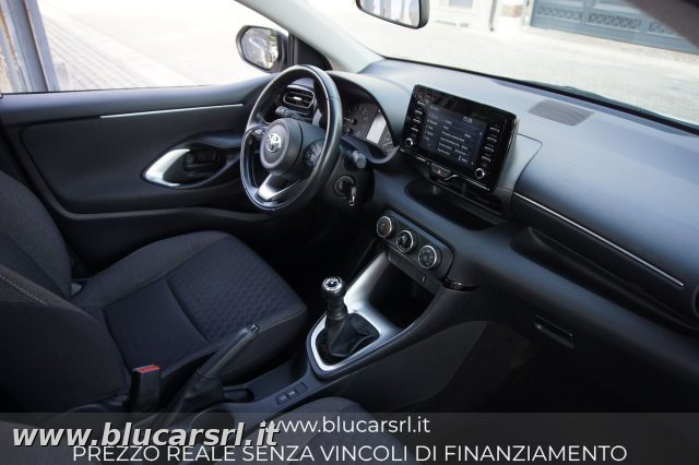 TOYOTA Yaris usata 9