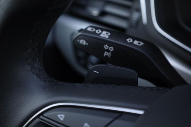 AUDI A4 usata, con Sensori di parcheggio anteriori