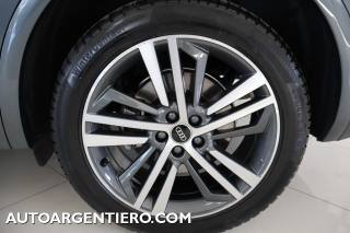 AUDI Q5 usata, con Sensori di parcheggio anteriori