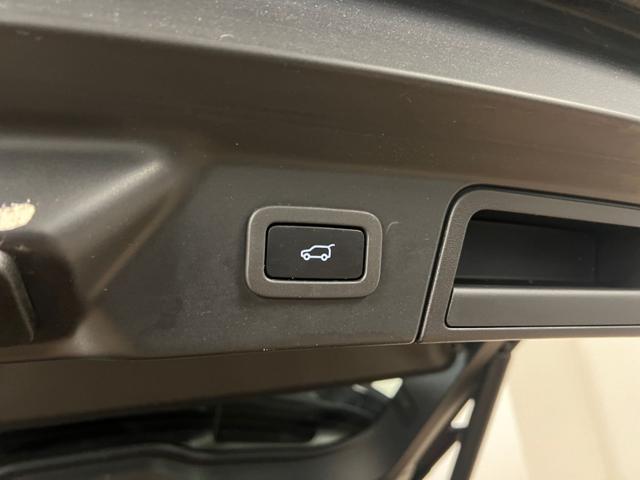LAND ROVER Range Rover Velar usata, con Cruise Control