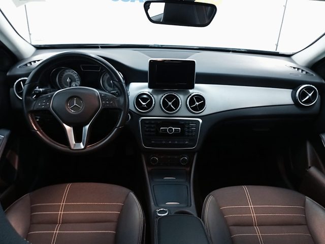 MERCEDES-BENZ GLA 200 usata 12