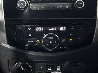NISSAN Navara usata, con Specchietti laterali elettrici