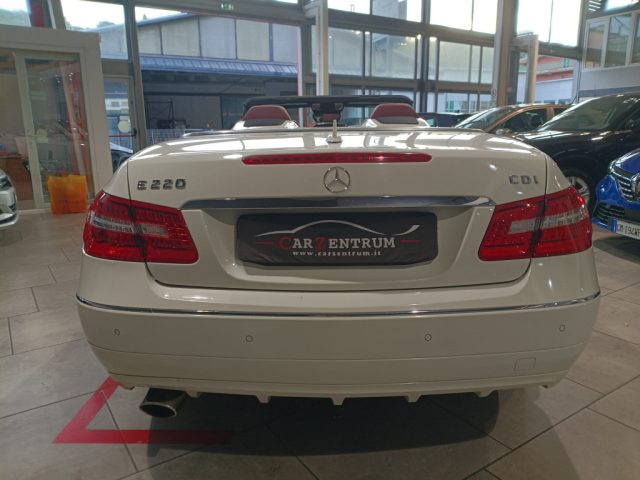 MERCEDES-BENZ E 220 usata, con Autoradio