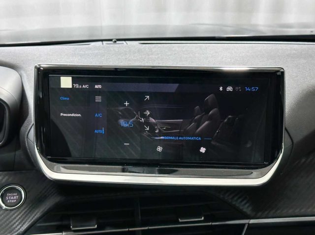 PEUGEOT 2008 usata, con Sensori di parcheggio posteriori