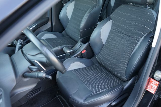 PEUGEOT 2008 usata, con Climatizzatore