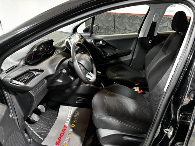 PEUGEOT 208 usata, con Autoradio