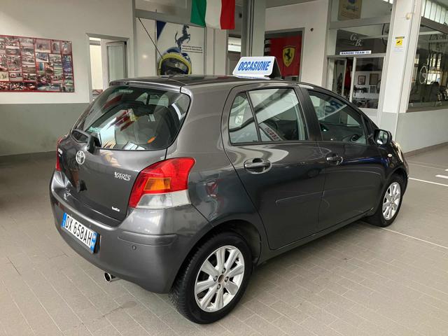 TOYOTA Yaris usata, con Autoradio