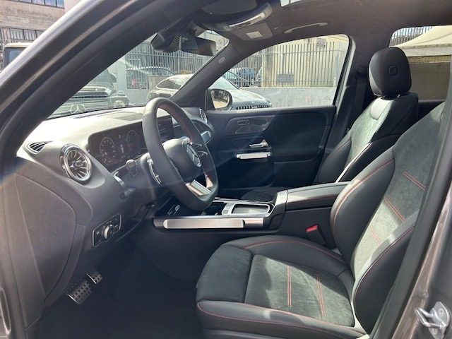 MERCEDES-BENZ GLB 200 usata, con Controllo vocale