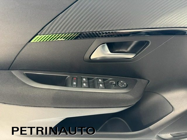 PEUGEOT 208 usata, con Sedile posteriore sdoppiato