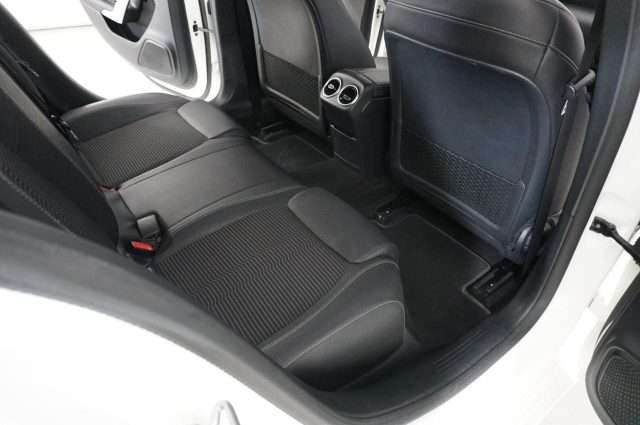 MERCEDES-BENZ A 180 usata, con Leve al volante