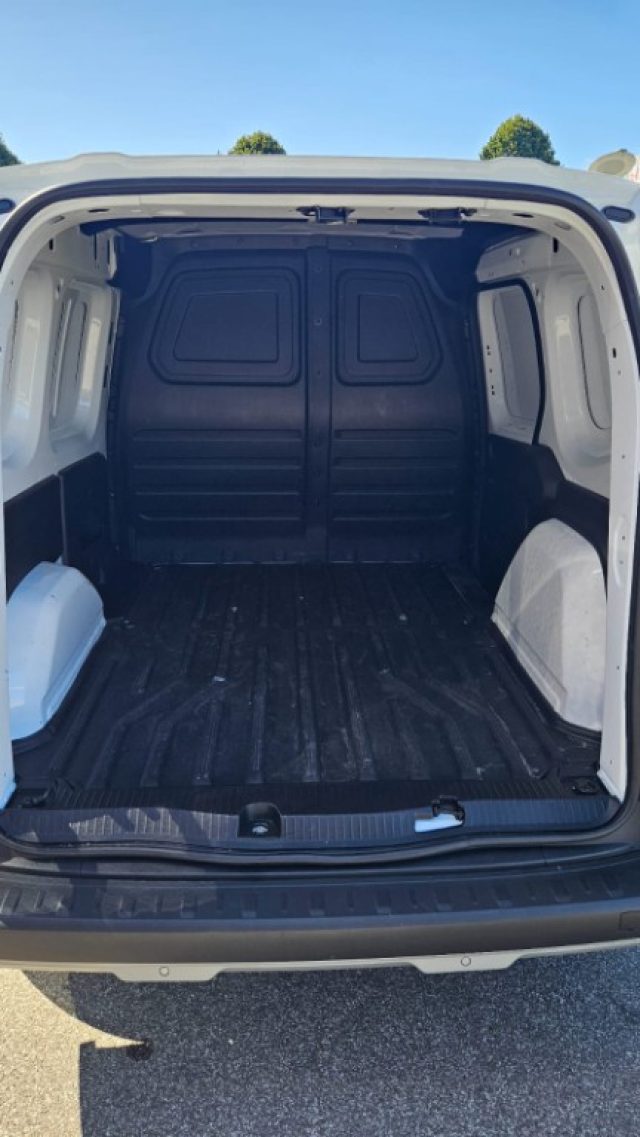 NISSAN Townstar usata, con Riconoscimento dei segnali stradali