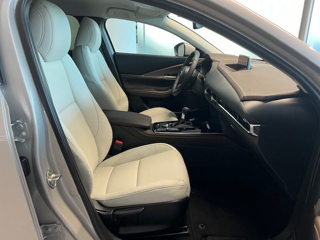 MAZDA CX-30 usata, con Regolazione elettrica sedili