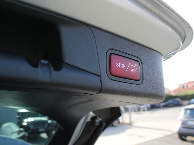 MERCEDES-BENZ B 180 usata, con Hill holder