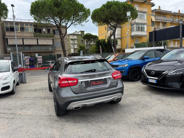MERCEDES-BENZ GLA 200 usata, con Alzacristalli elettrici