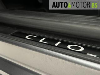 RENAULT Clio usata, con Park Distance Control