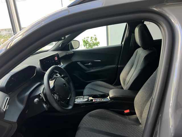 PEUGEOT 2008 usata, con Sensore di pioggia