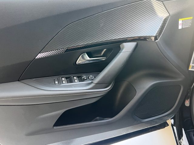 PEUGEOT 2008 usata, con Touch screen
